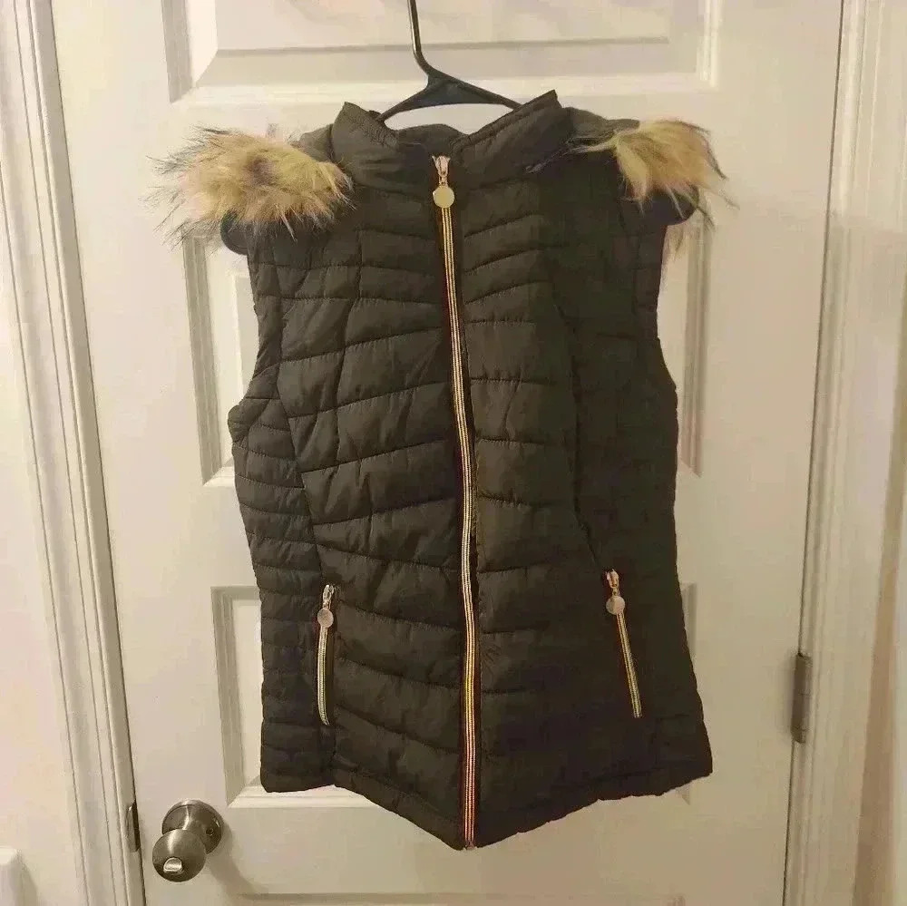 YMI Sleeveless Faux Fur Hooded Puffer‎ Y2K Vest Size S #T460
